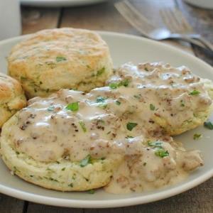 Cornmeal-Sage Biscuits and Sausage Gravy_image