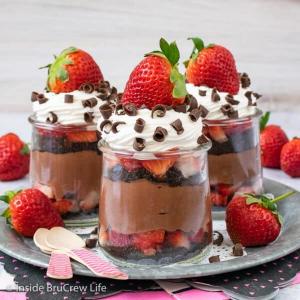 No Bake Strawberry Chocolate Cheesecake Parfaits_image