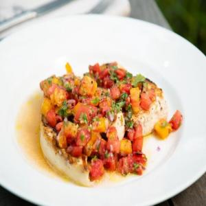 Grilled Swordfish with Salsa Fresca_image