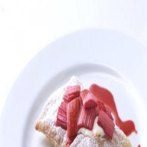 Roasted Rhubarb Tarts with Strawberry Sauce_image