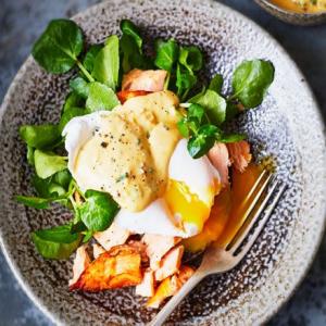 Poached duck egg with hot smoked salmon & mustard hollandaise image