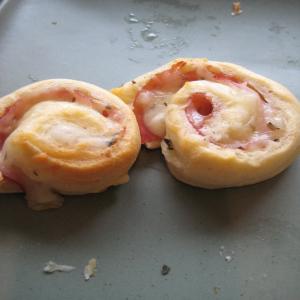 Ham and Swiss Appetizer Wheels image