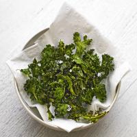Spiced kale crisps image