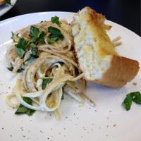 Chicken Alfredo with Fettuccini Noodles_image