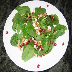 Wild Green Salad With Pomegranate Vinaigrette_image