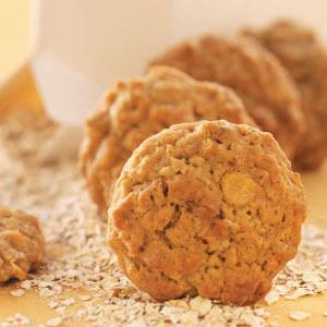 Colossal Batch of Oatmeal Cookies Recipe_image