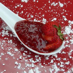 Simple Strawberry Syrup_image