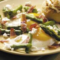 Eggs with Feta and Asparagus_image