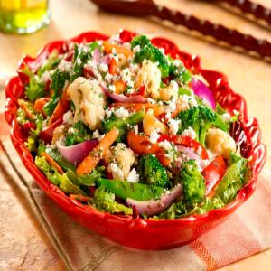 Field Greens and Grilled Veggie Salad With Mustard Herb Dressing_image