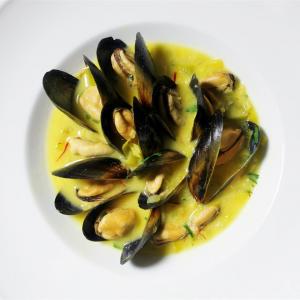 Saffron Mussel Bisque image