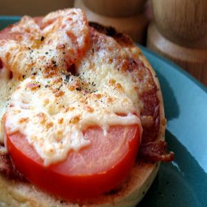 Bacon-Tomato Bagel Melts image