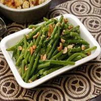 Buttered Green Beans With Cashews_image