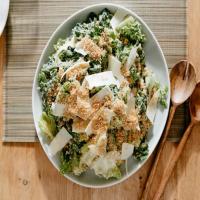 Romaine Salad with Breadcrumbs and Simple Dressing_image