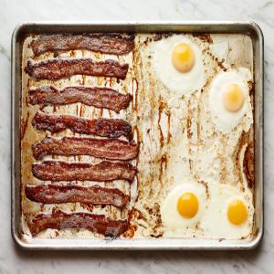 Crispy Oven Bacon and Eggs Recipe_image