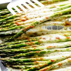 Cheesy Garlic Roasted Asparagus_image