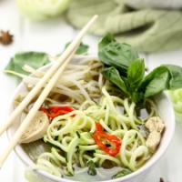 Healthy Chicken Pho with Zucchini Noodles_image