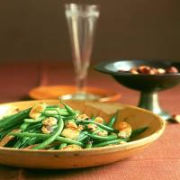 Haricots Verts with Hazelnuts image