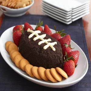Football-Shaped Cookies and Cream Dip_image