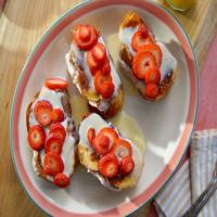 Strawberries and Cream Stuffed French Toast_image