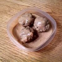 Cheese Stuffed Meatballs with Creamy Gravy_image