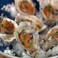 Grilled Oysters with Fra Diavolo Sauce_image