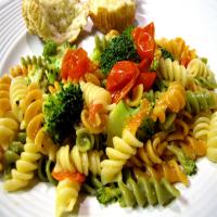 Spinach Pasta With Veggies and Parmesan_image