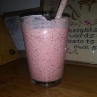 Berry-Mango Smoothie with Yogurt_image