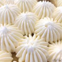 Whipped Cream Cheese Frosting Recipe_image
