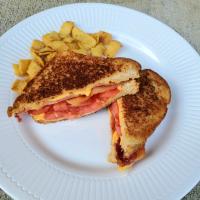Tomato Bacon Grilled Cheese_image
