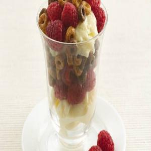 Chocolate-Raspberry Frozen Yogurt Parfaits_image