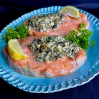 Salmon Fillets with Spinach for Two image