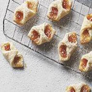 Bow Tie Cookies with Apricot Preserves_image