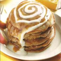 Cinnamon Roll Pancakes with Creamy Icing_image