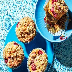 Raspberry & white chocolate crumble muffins_image