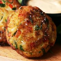 Cornbread Crab Cakes By Lawrence Page Recipe by Tasty_image