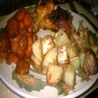 Roasted Potatoes With Whole Garlic, Lemon and Oregano_image