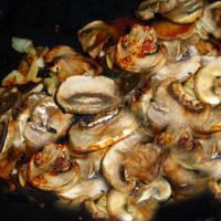Champignons à L'ail (Garlic Mushrooms) image