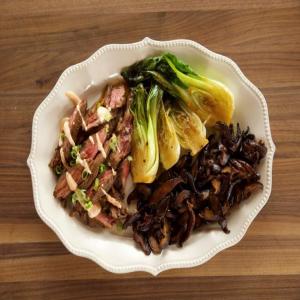 Skirt Steak with Bok Choy_image