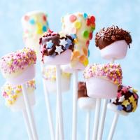 Marshmallows dipped in chocolate_image
