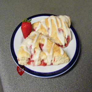 Strawberry Shortcake Scones Recipe - (4.6/5)_image