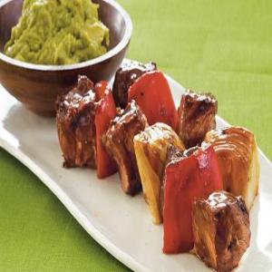Steak Kabobs with Guacamole Dip_image