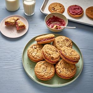 Berry & chocolate loaded cookies_image