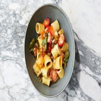 Pasta with No-Cook Puttanesca Sauce_image