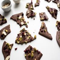 Chocolate Bark With Mixed Nuts and Dried Berries_image