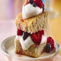 Berries and Cream Cake_image