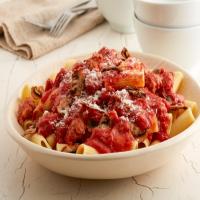 Rigatoni with Spicy Sausage and Crispy Mushrooms image