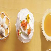 Edible-Flowers Cupcakes image