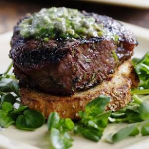 Grilled Filet Mignon with Herb Butter & Texas Toasts_image