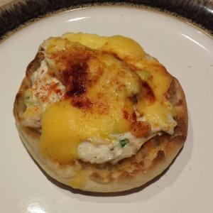 Open-Faced Crab Melts_image