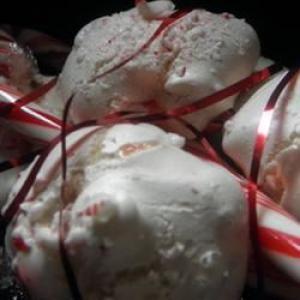Chocolate Chip Candy Cane Meringue Cookies_image